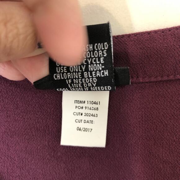 Torrid Women's Maroon Long Sleeve Lace-Up 100% Rayon Blouse Size 0 (Large) - Picture 5 of 8